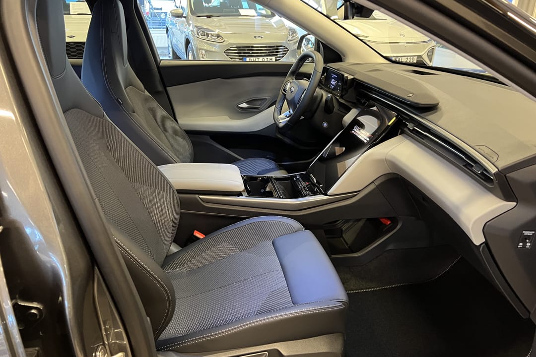 Ford Explorer EV Extended Range RWD