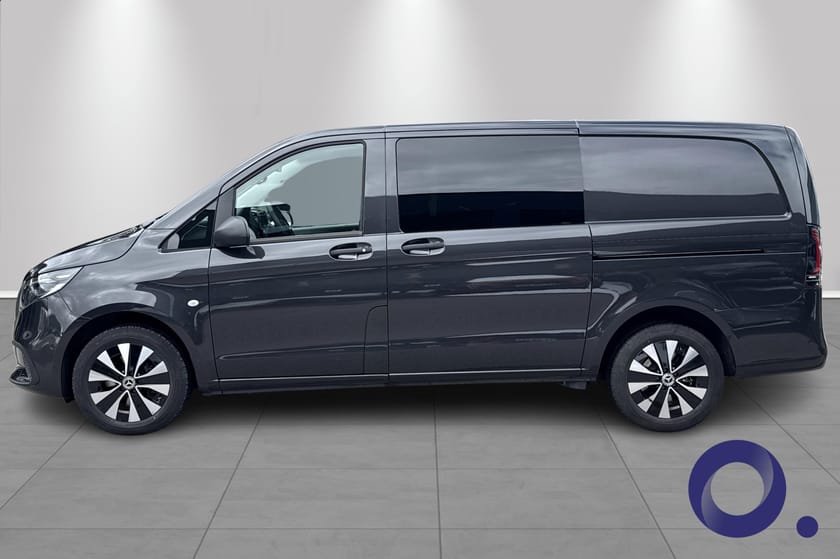 Bilde 3 av Mercedes-Benz Vito 119 CDI 4x4 3.0t 4MATIC A2 || Distronic || Webasto || LED