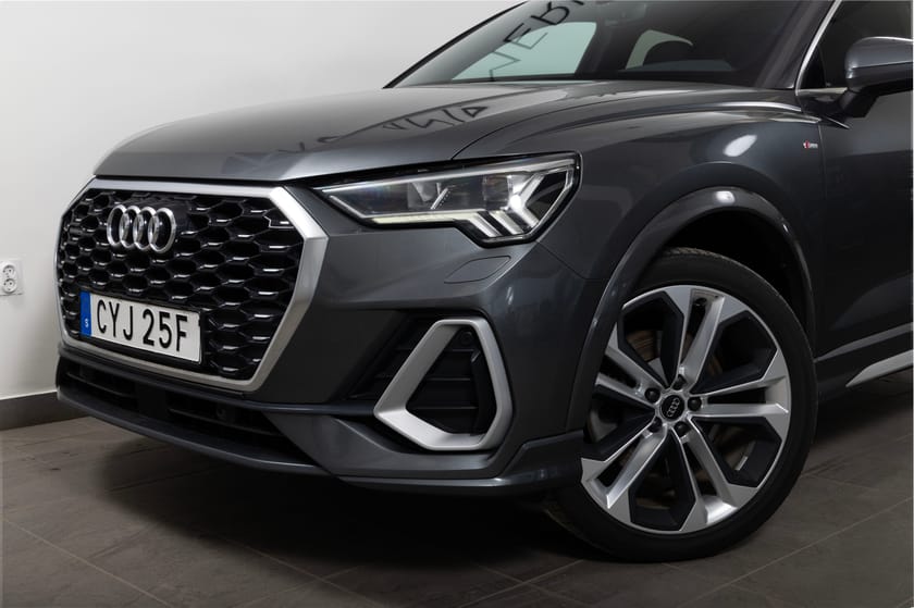 Bild 3 av Audi Q3 Sportback 45 TFSI quattro S Line Dragkrok / Cockpit