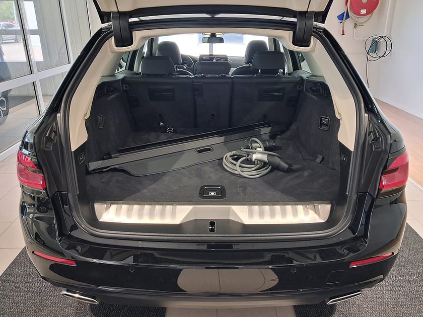Bild 4 av BMW 530e Touring Plug in 292HK Läder