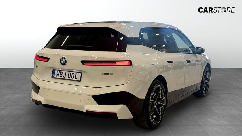 Bild 2 av BMW iX xDrive40 (326hk) DRAG / PANORAMA