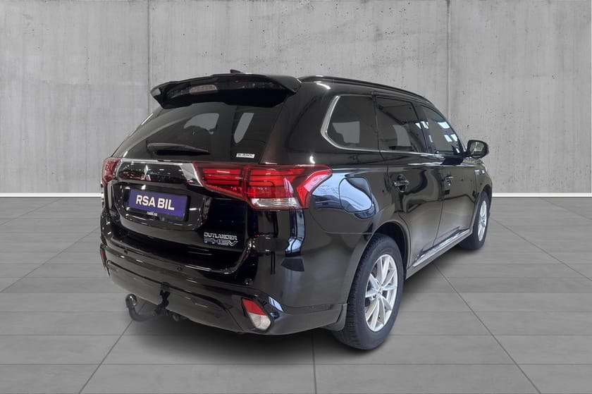 Bilde 4 av Mitsubishi Outlander PHEV PHEV, 4X4, 360 kamera, Hengerfeste, Skinn,