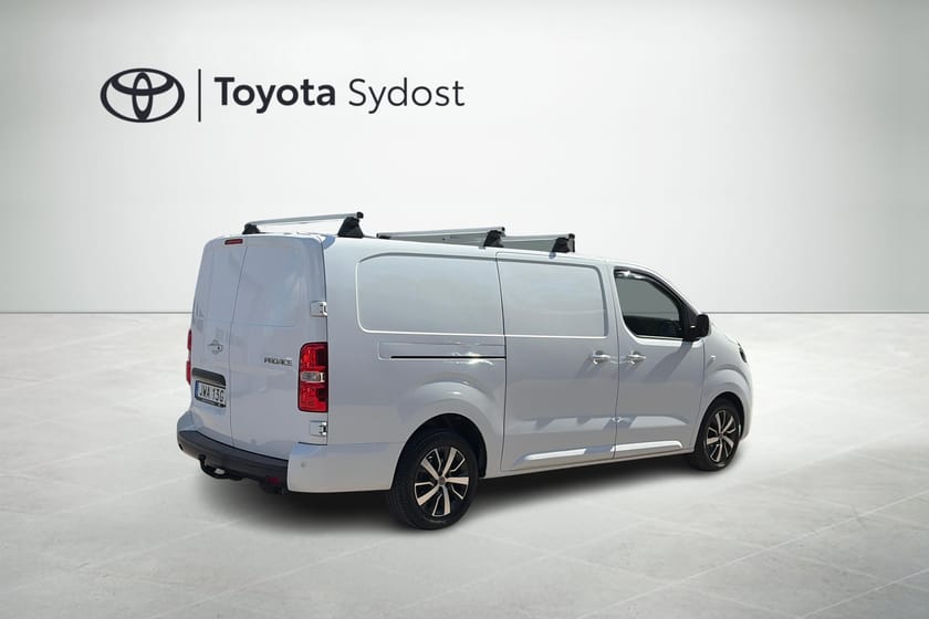 Bild 4 av Toyota Proace P-sensorer fram och bak, backkamera, dragkrok, tackräcke