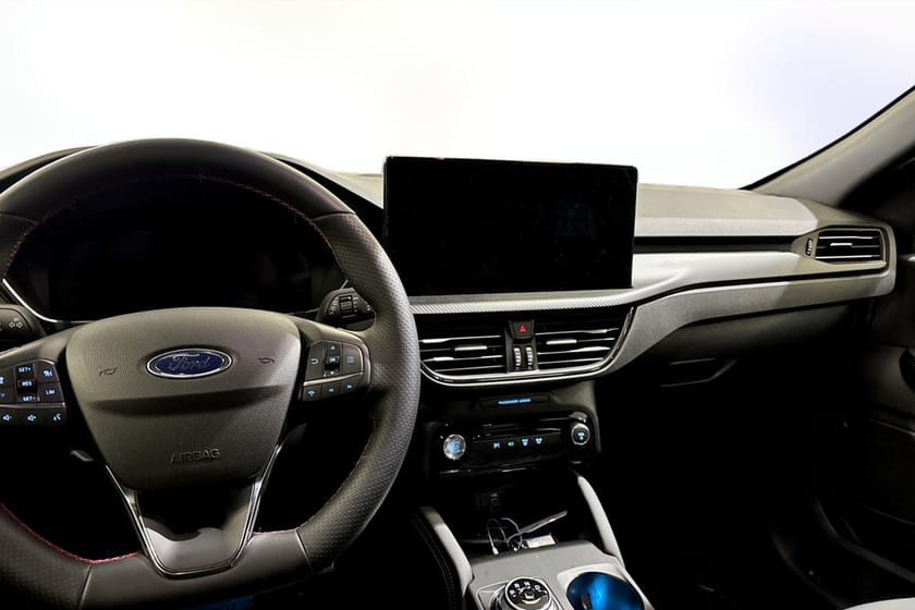 Bild 4 av Ford Kuga Plug-In Hybrid ST-Line X 2.5 FWD 243hk Black Edition CVT