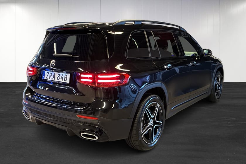 Bild 3 av Mercedes-Benz GLB 220 d 4MATIC 4M | AMG | 7-sits | 360 | Pano | Nightpaket | Drag | Offroad-paket