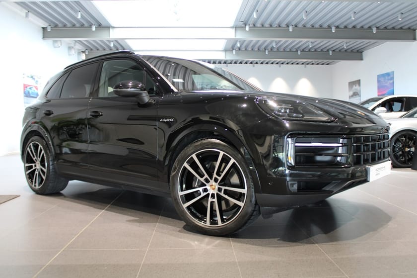 Bild 1 av Porsche Cayenne E-Hybrid Moms