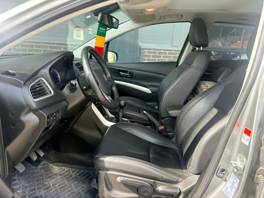 Bilde 3 av Suzuki SX4 S-Cross 4x4 | Bensin | Manuell | Driftssikker og praktisk SUV!