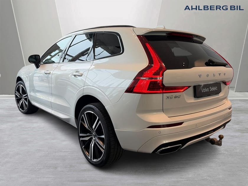 Bild 3 av Volvo XC60 T8 AWD Recharge R-Design. 360 kamera, Head Up Display, HarmanKardon PremiumSound, Loungepaket, Akustik rutor