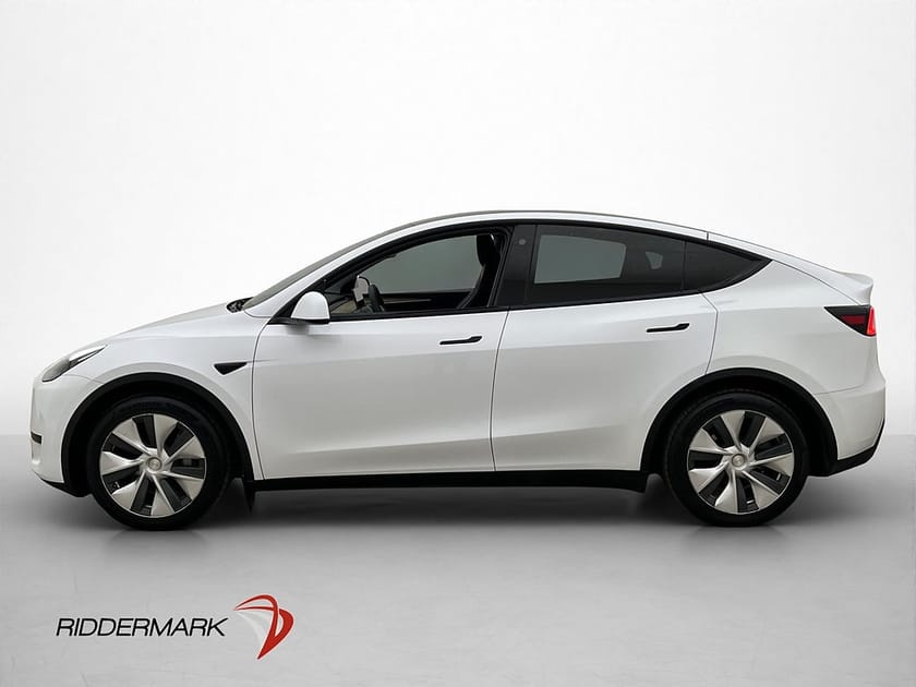 Bild 5 av Tesla Model Y Standard Range RWD Svensksåld Autopilot MOMS