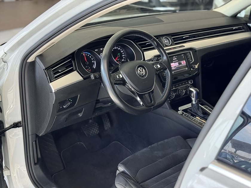 Bild 5 av Volkswagen Passat Variant GTE 1.4 DSG Executive Drag Värm