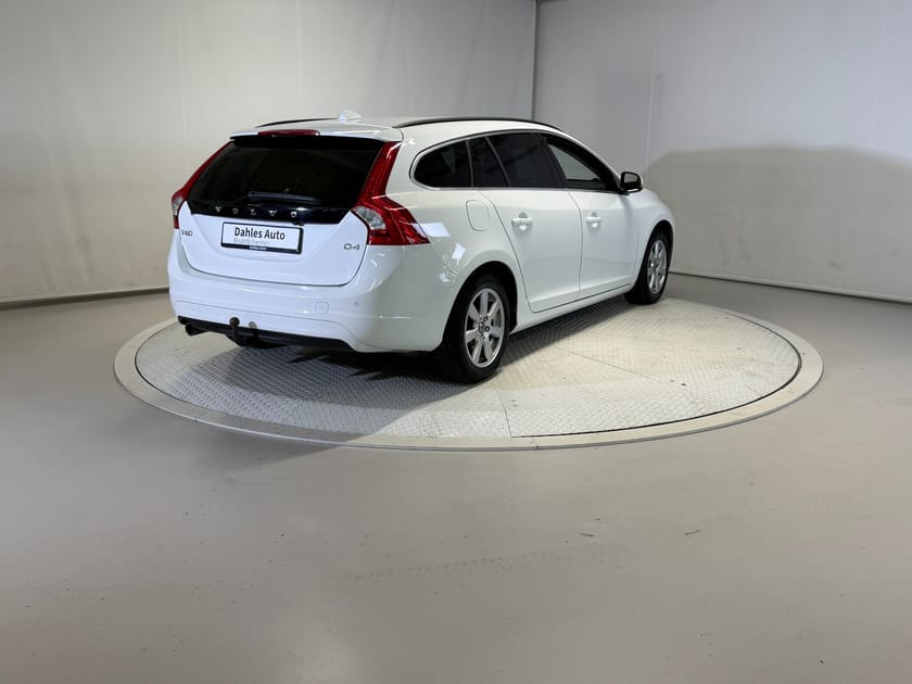 Bilde 3 av Volvo V60 D4 163 HK Aut. Cruise/Krok/Kamera/P-varmer/Delskinn