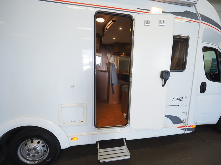 Bild 5 av Capron Campervan Fiat Carado T 448 Långbädd Markis AC 3850kg