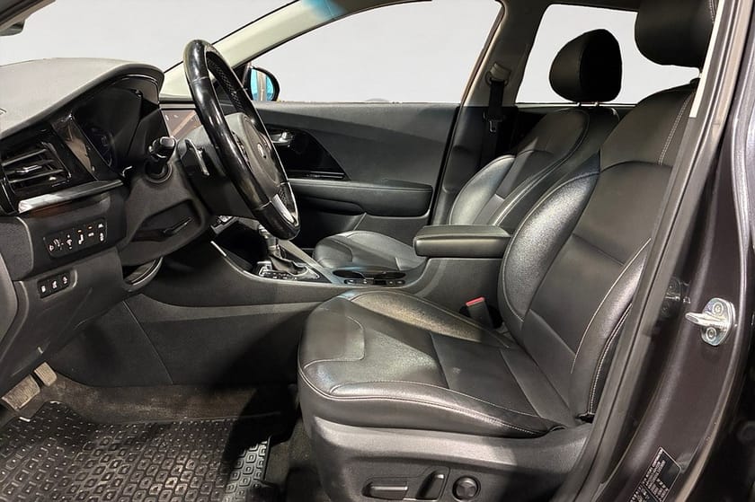 Bild 3 av Kia Niro P-HEV 141 HK AUT ADVANCE PLUS NAVI CARPLAY B-KAMERA 16"