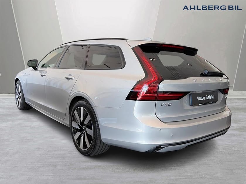 Bild 3 av Volvo V90 T6 Plus Dark Nordic Edition. Backkamera, Drag, Navi, Adaptiv farthållare, Tonade rutor