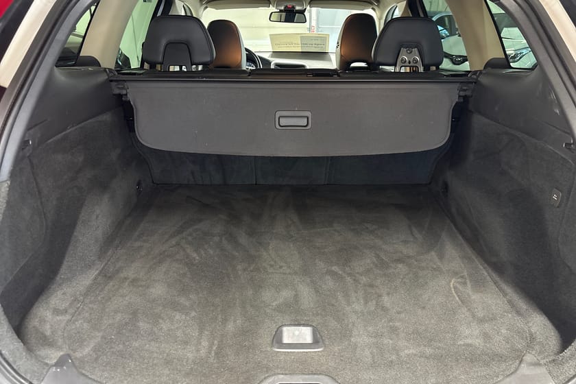 Bild 5 av Volvo XC60 Momentum Skinnklädsel Drag