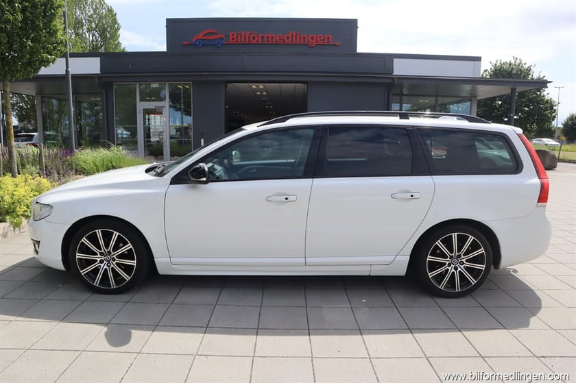 Bild 1 av Volvo V70 II D3 150hk Dynamic Edition, Momentum Classic Svensksåld Drag Skinn VOC