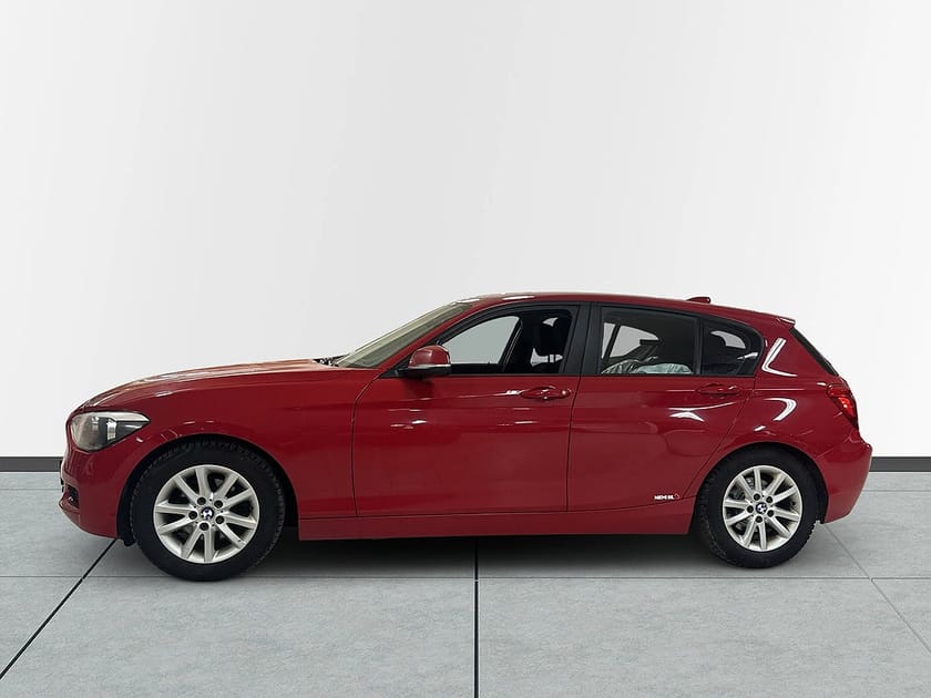 Bild 5 av BMW 118d xDrive 118 143hk Motorvärmare Dragkrok P-sens S&V-däck