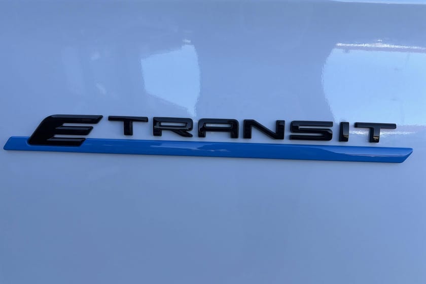 Bild 4 av Ford E-Transit Custom 320 82.5kWh / 218hk Kamera Drag 3-Sits