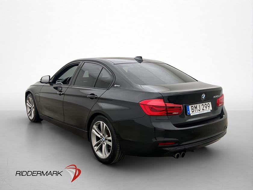 Bild 4 av BMW 330e Sedan 252hk Sport Line Navigation Sensorer M-Ratt