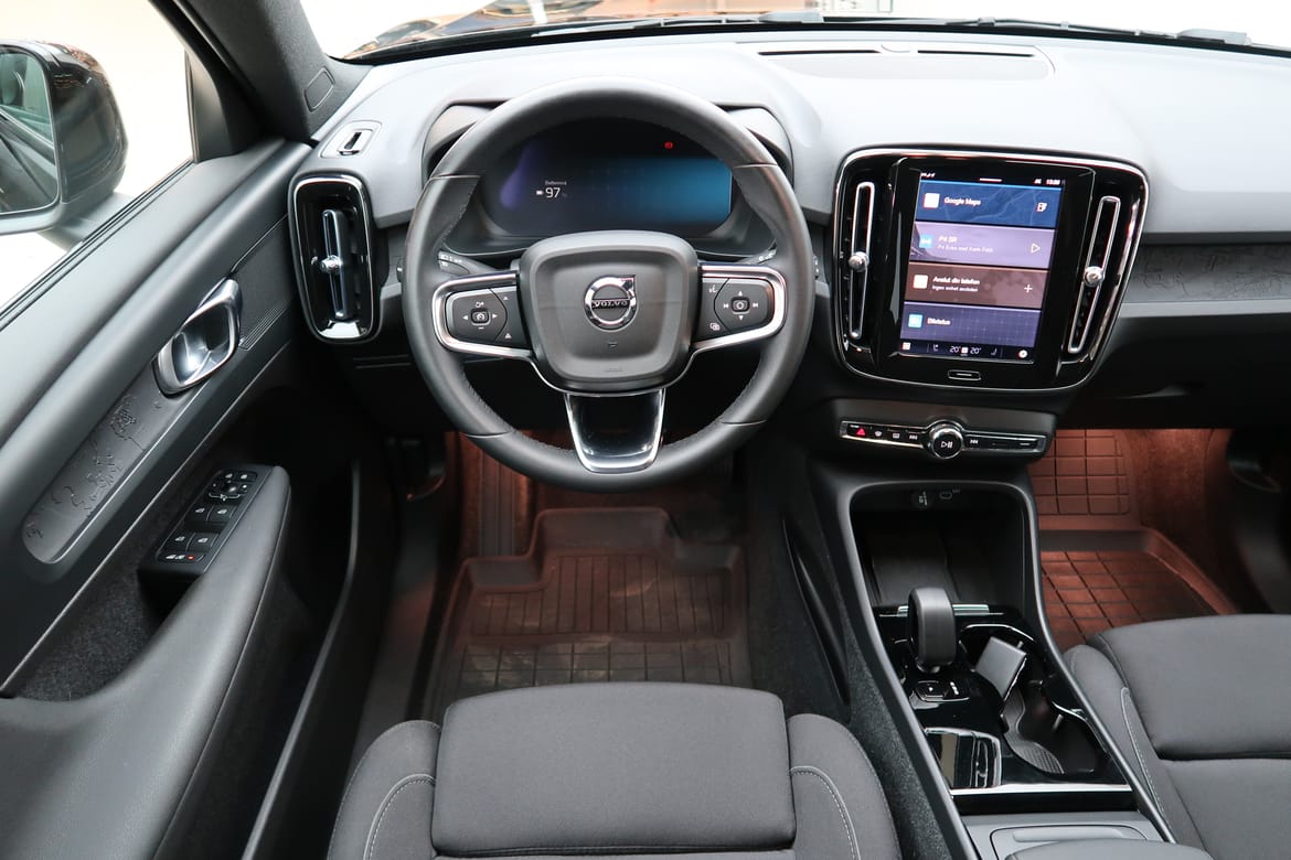 Volvo XC40 2023 - miniatyr 3