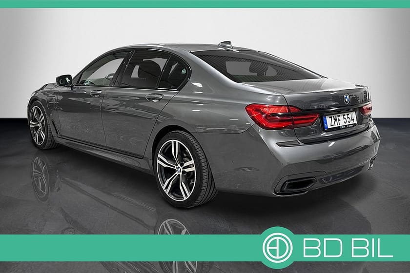 Bild 2 av BMW 740e 740 M-SPORT TAKLUCKA H/K ADAPTIV LED SE SPEC