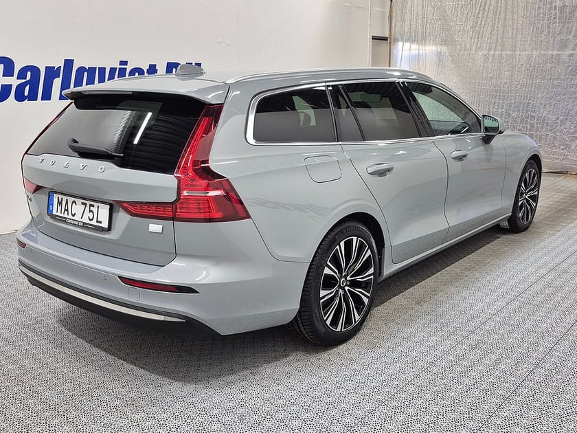 Bild 4 av Volvo V60 T6 Recharge Core Bright plug in AWD 350HK 4x4