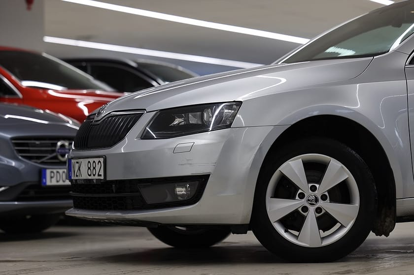 Bild 4 av Škoda Octavia Kombi Skoda 1.6 TDI 4x4 105hk Elegance PDC Värmare