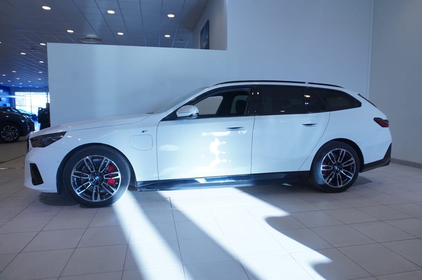 Bild 5 av BMW 530e xDrive Touring M-Sport Dragkrok, Navigation, Hud, H K