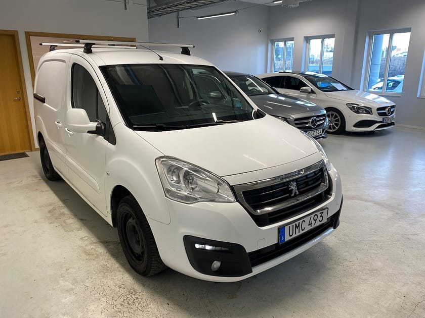 Bild 3 av Peugeot Partner Skåpbil 1.6 BlueHDi Euro 6 Drag ny kamrem Nybes