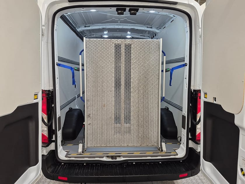 Bild 2 av Ford Transit 350 HÖGSKÅP med Ramp TDCI 130HK Aut