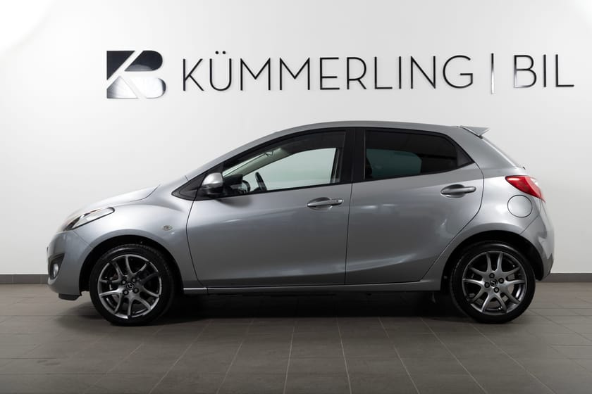 Bild 1 av Mazda 2 Navigation/Parkeringssensorer/tonaderutor