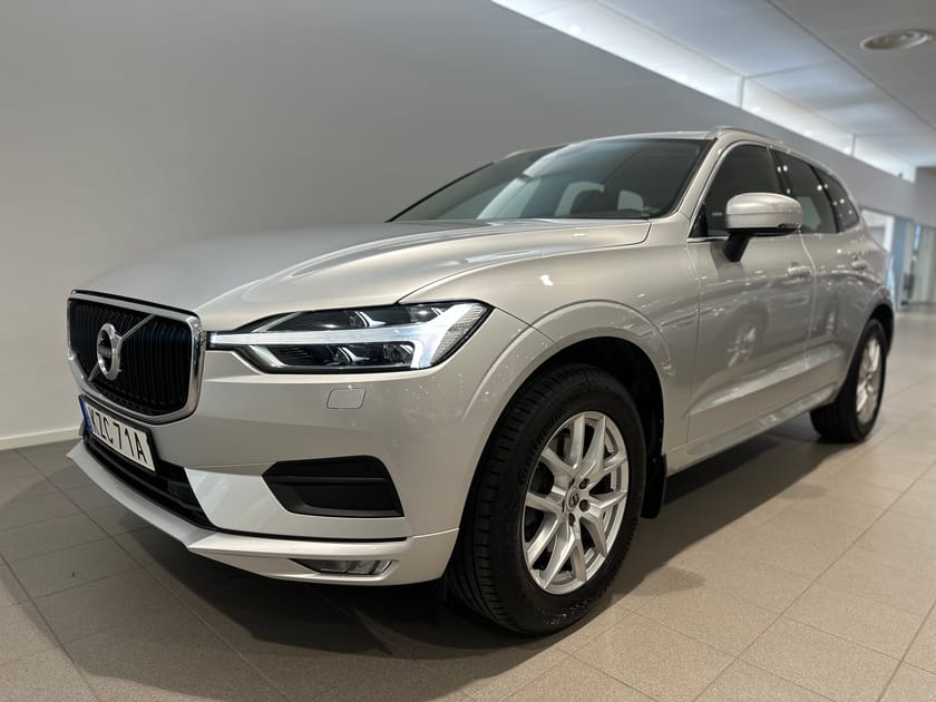 Bild 1 av Volvo XC60 T5 AWD Momentum Advanced SE II, Backkamera, Navigation