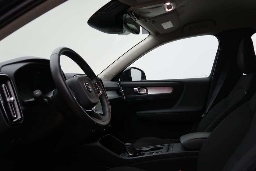 Bild 4 av Volvo XC40 T3 FWD aut Momentum Edition