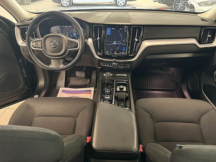 Bild 5 av Volvo XC60 B4 Geartronic B-Kamera CarPlay Navi VOC Drag 1...