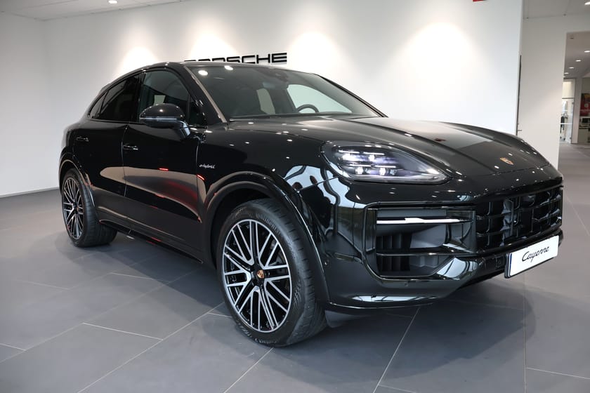 Bild 3 av Porsche Cayenne Coupé E-Hybrid Black Edition