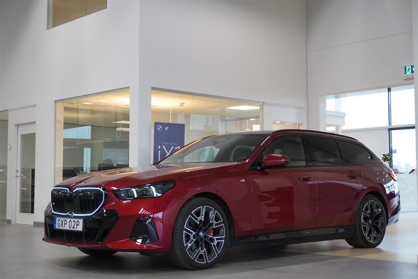 Bild 1 av BMW i5 eDrive40 Touring M Sport Pro Pano H K HUD SE Spec