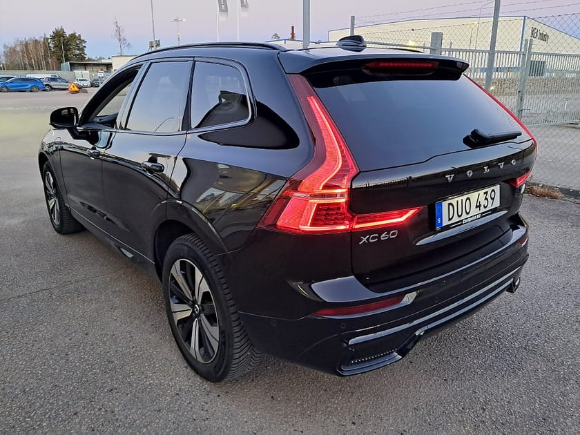 Bild 4 av Volvo XC60 T6 Recharge Plus Dark plug in AWD 350HK 4x4 Panorama Läder