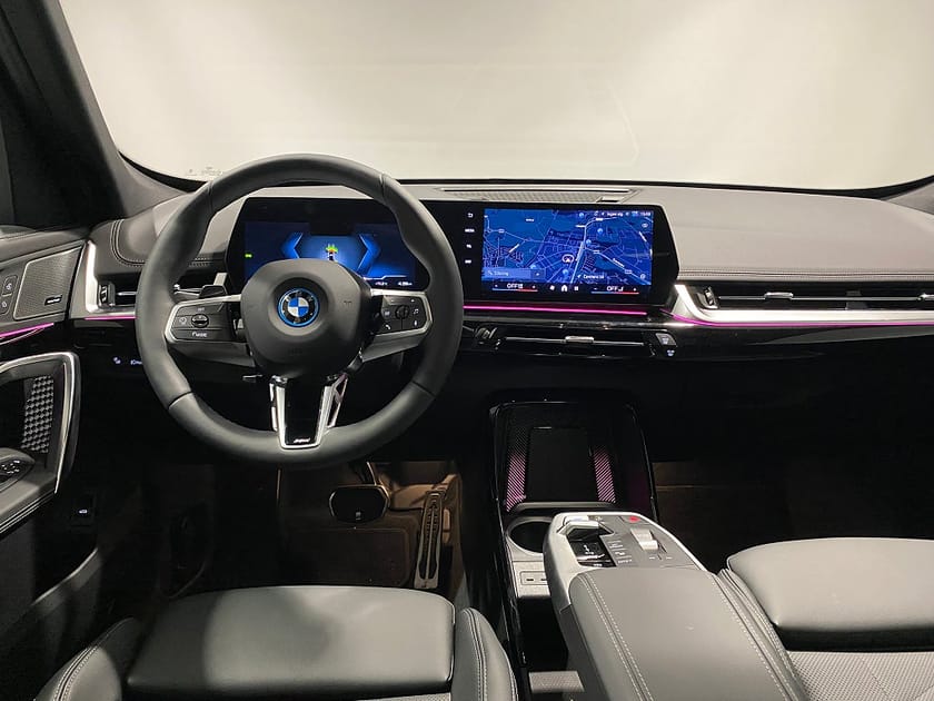 Bild 3 av BMW iX1 xDrive30 M-Sport Pro H/K Panorama Adaptiv Farthållare