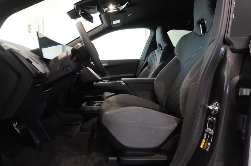 Bild 5 av BMW iX xDrive60 Charged M Sport Edition Drag