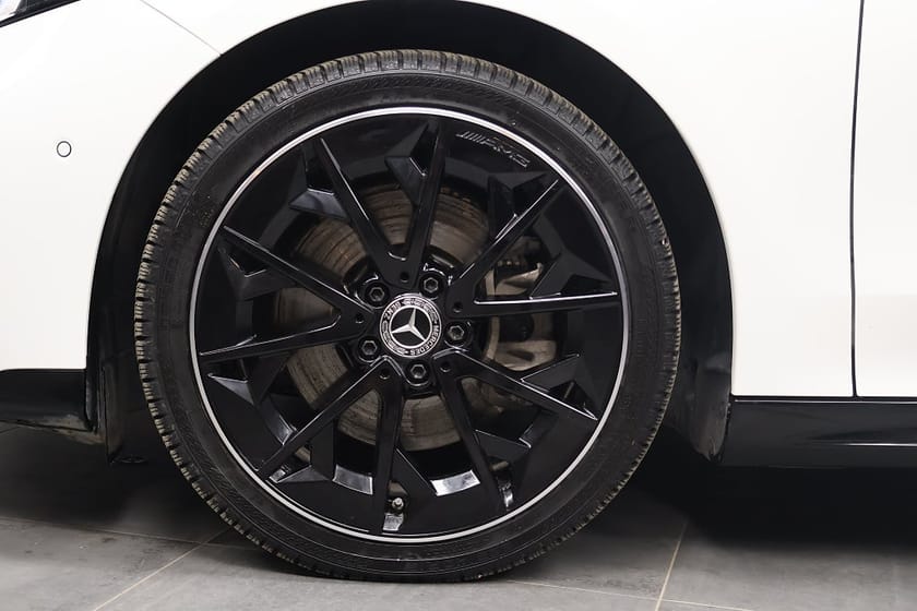 Bild 5 av Mercedes-Benz CLA 350 4MATIC AMG Premium Plus HUD Pano Burmester Drag