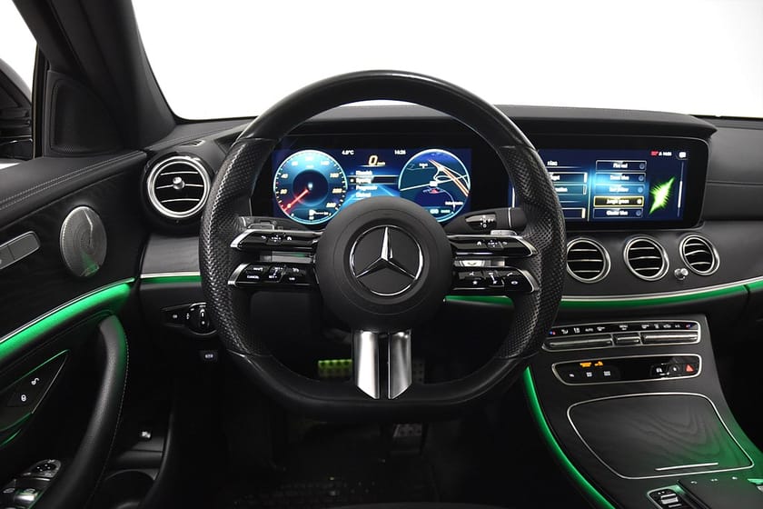 Bild 2 av Mercedes-Benz E 220 T d AMG Line Pano Burmester 360° Drag Cockpit CarPlay