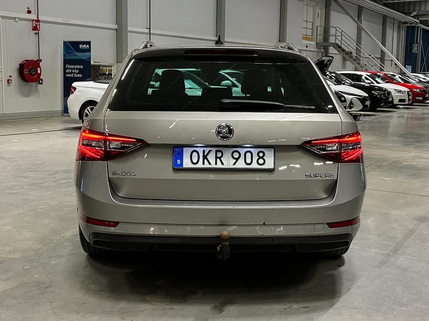Bild 4 av Škoda Superb Kombi Skoda 1.8 TSI Aut L&K | Skinn | Drag | Värmare