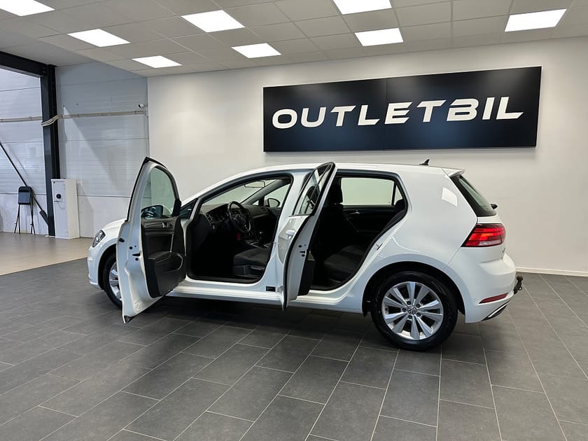 Bild 3 av Volkswagen Golf 5-dörrar 1.0 TSI 110hk Manuell Carplay B-kam Dragkrok