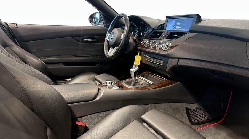 Bild 3 av BMW Z4 sDrive30i Rattvärme Elstol Navigation Komfortåtkomst