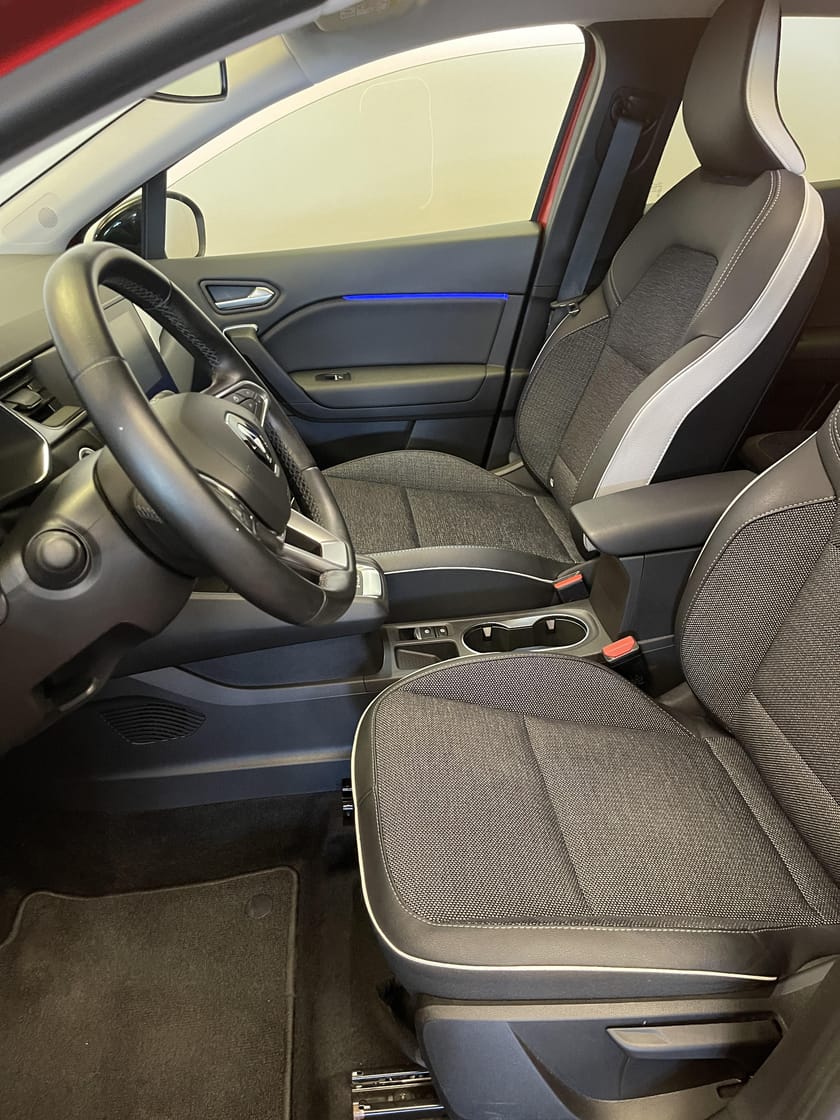 Bild 5 av Renault Captur E-TECH Plugin-Hybrid 160 Techno / Navigation /