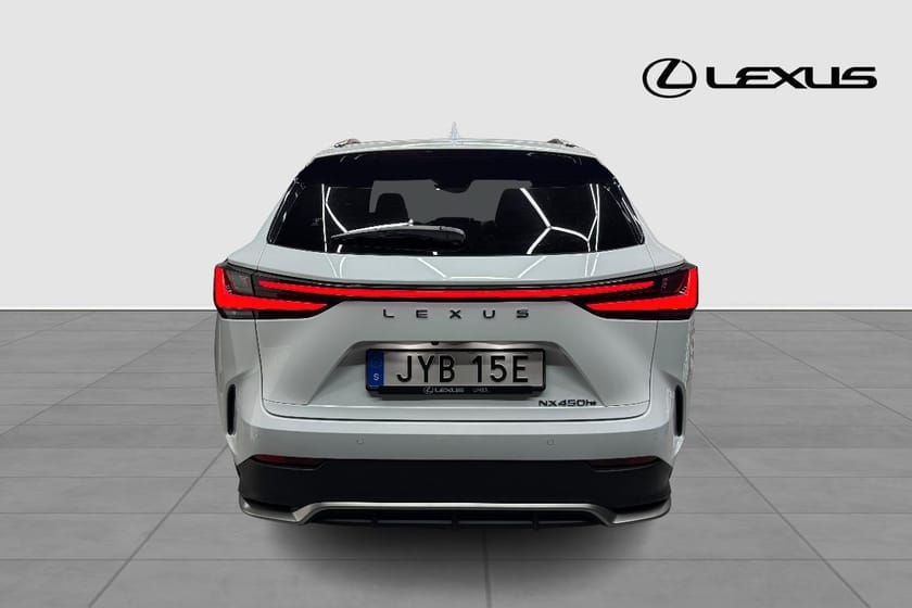 Bild 3 av Lexus NX 450h+ F SPORT S SOLTAK DRAG V-HJUL