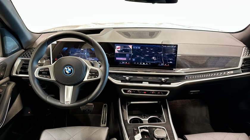 Bild 4 av BMW X5 xDrive50e M sport PRO Drag Pano Navi