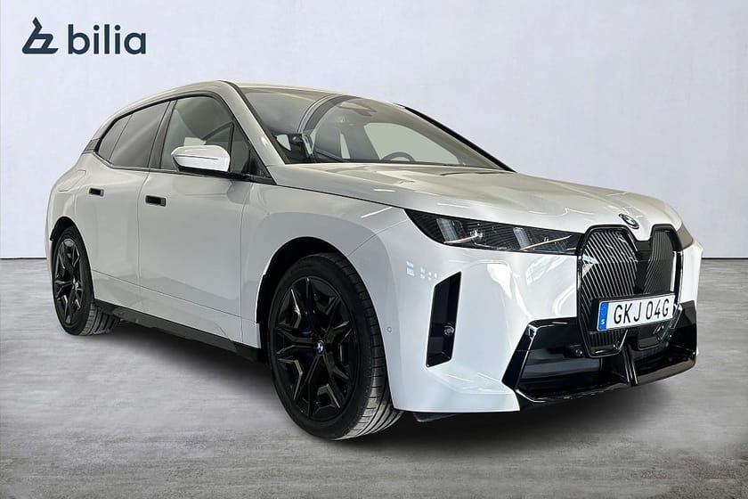 Bild 3 av BMW iX xDrive60 M Sport/luftfjädring/M Sport/22"/H&K/Drag