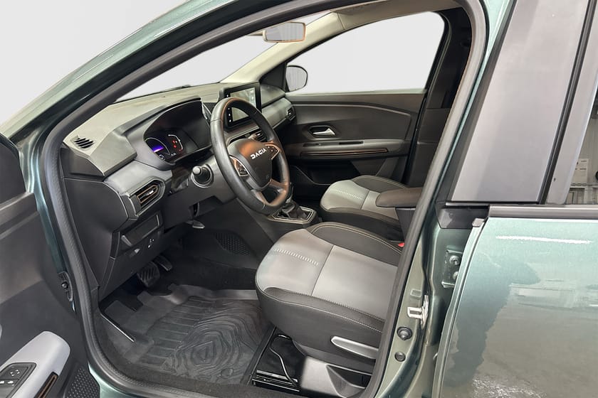 Bild 4 av Dacia Jogger 7-sätes HYBRID 140 Extreme 7 platser II