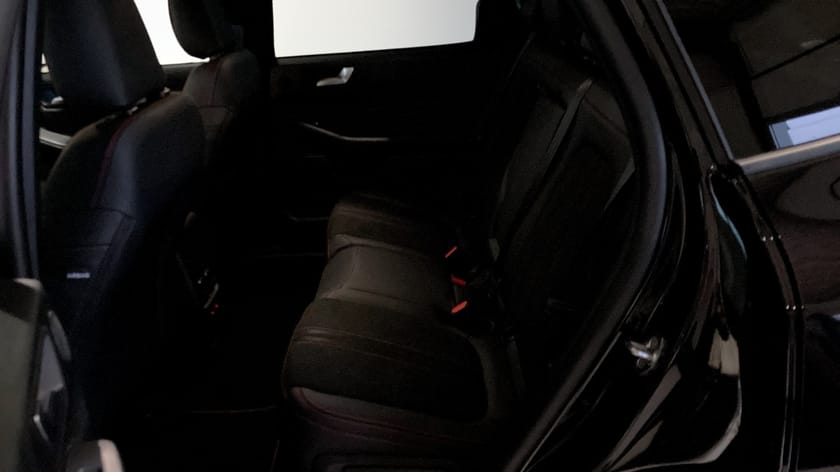 Bild 5 av Ford Kuga Plug-In Hybrid ST-LINE X BLACK EDITION